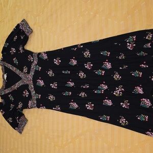 Biden Eva Jersey Black Floral Mid Dress NWOT size 6P